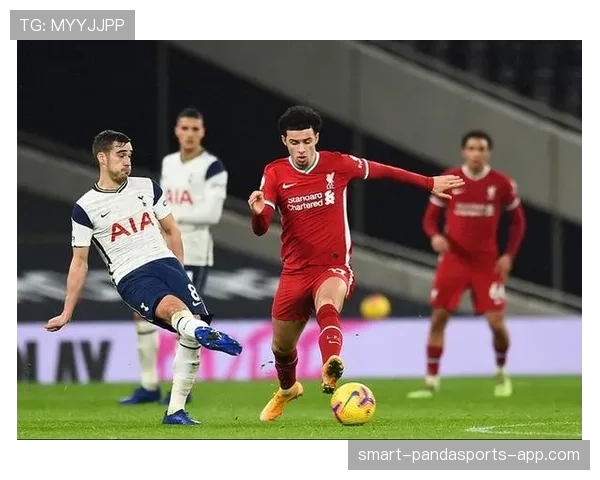 凯恩跑位转型组织核心：撕裂防线背后的战术角色演变